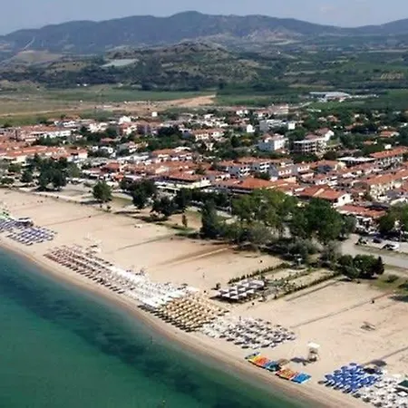 Roxani Aqua Bliss - Serene Garden Getaway Evkarpia