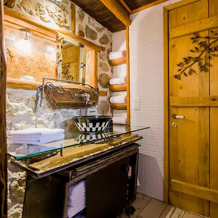 펜션 Roxani Aqua Bliss - Serene Garden Getaway