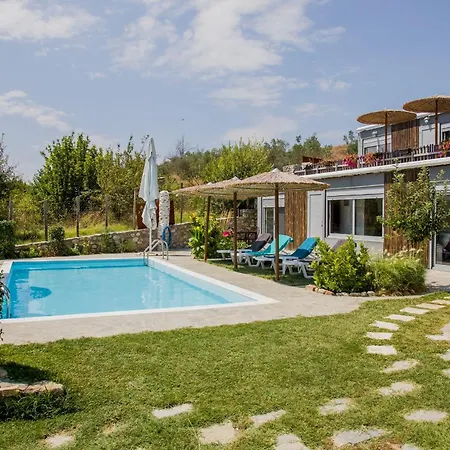 Roxani Aqua Bliss - Serene Garden Getaway