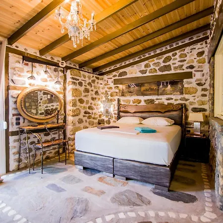 Holiday home Roxani Aqua Bliss - Serene Garden Getaway