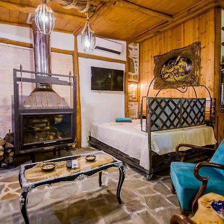Roxani Aqua Bliss - Serene Garden Getaway Holiday home