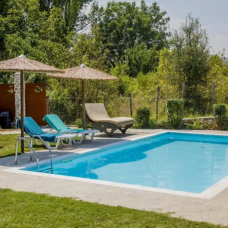 Roxani Aqua Bliss - Serene Garden Getaway