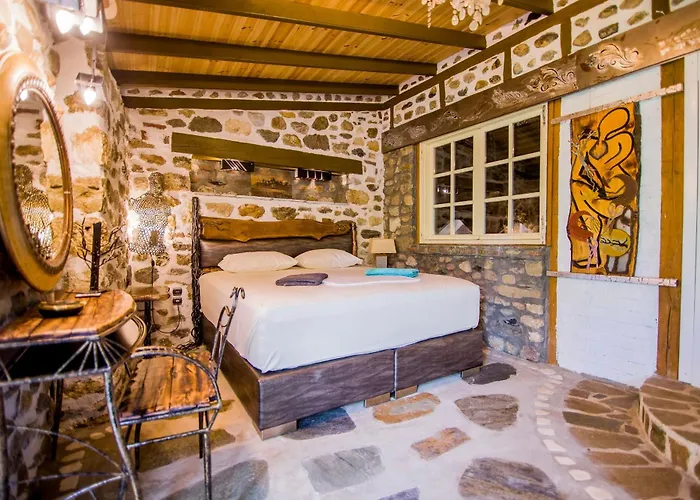 Roxani Aqua Bliss - Serene Garden Getaway *